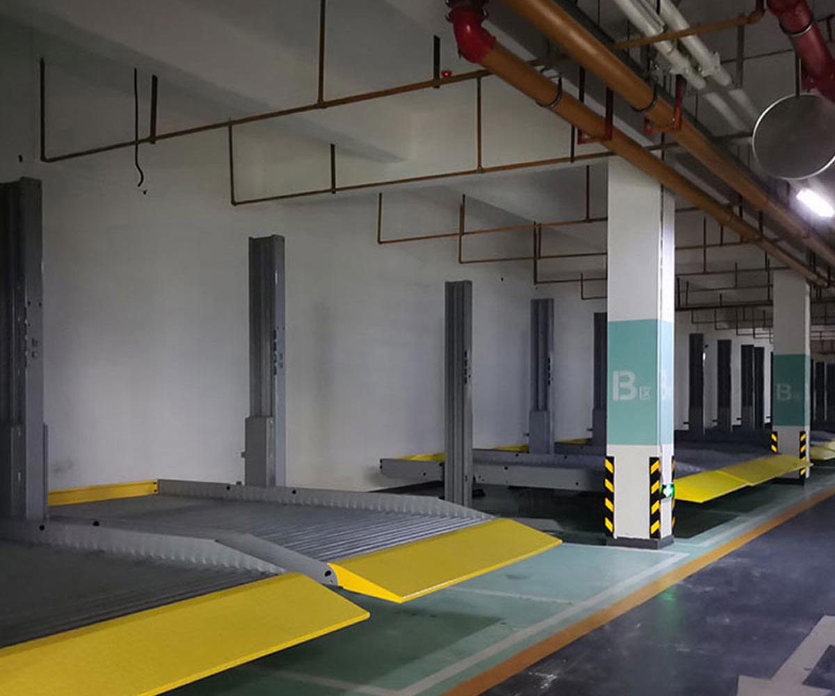 石屏家用升降式立体车库停车设备过验收